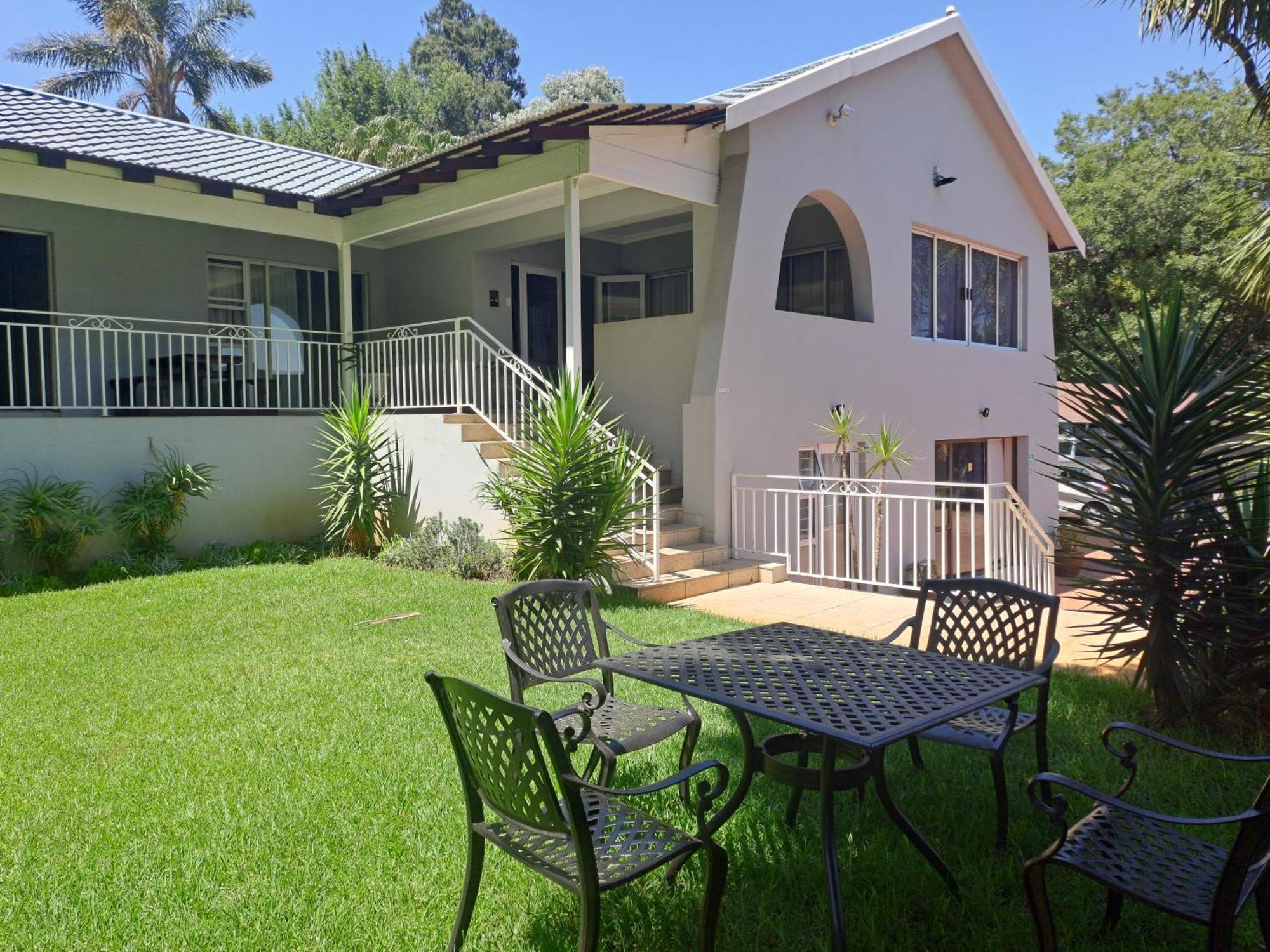 8 On Acacia Guesthouse Bedfordview Luaran gambar