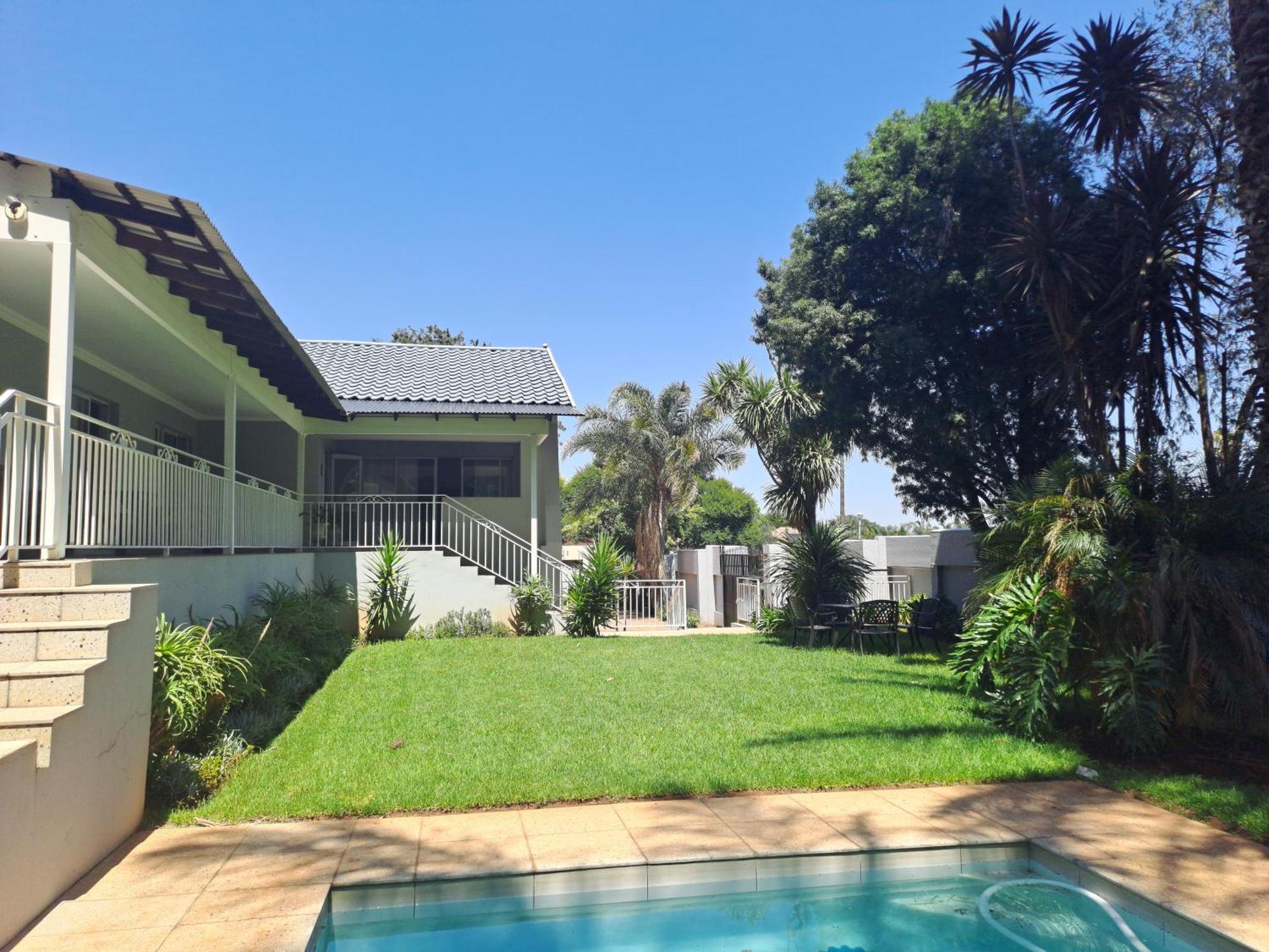 8 On Acacia Guesthouse Bedfordview Luaran gambar