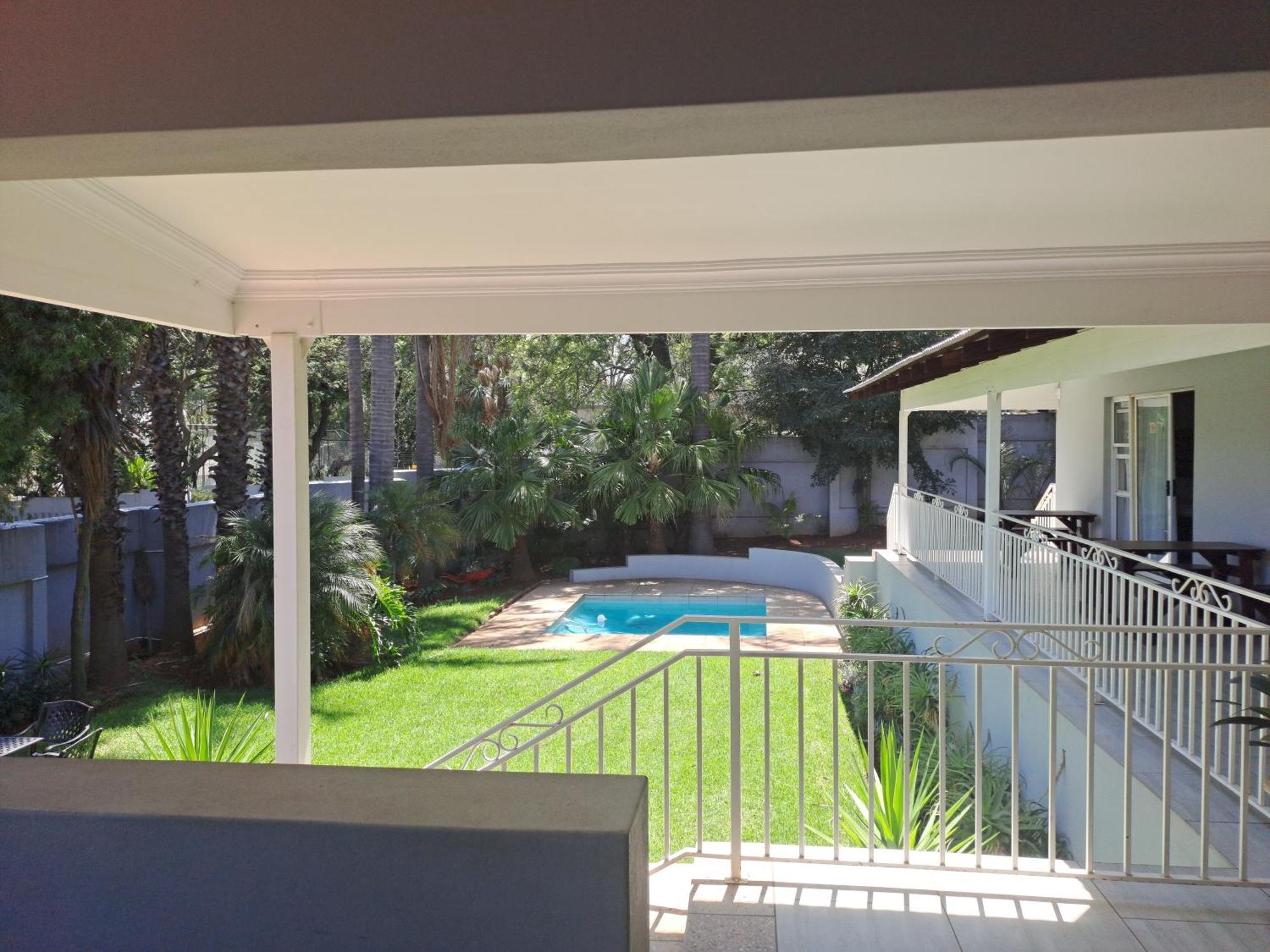 8 On Acacia Guesthouse Bedfordview Luaran gambar