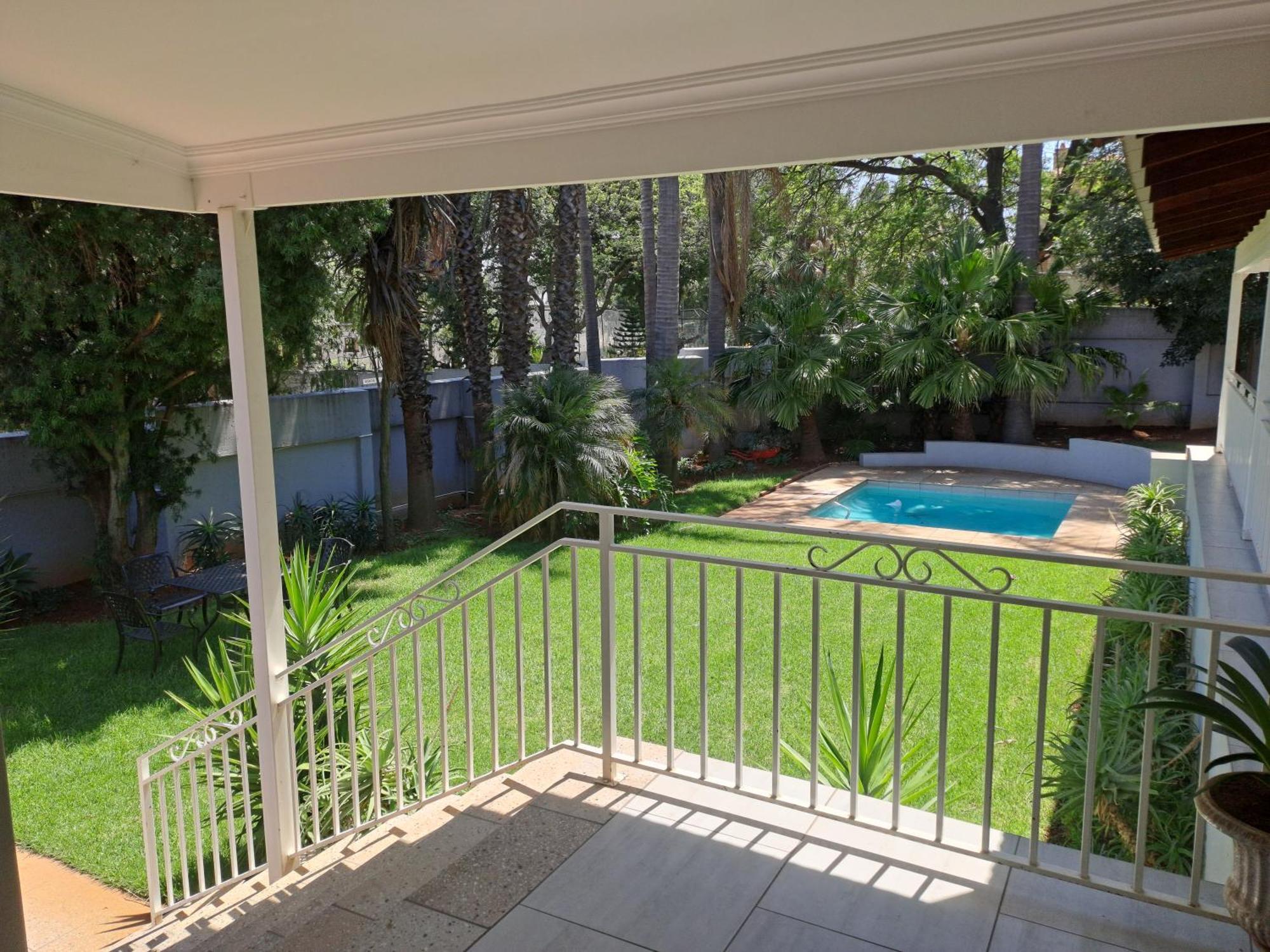 8 On Acacia Guesthouse Bedfordview Luaran gambar