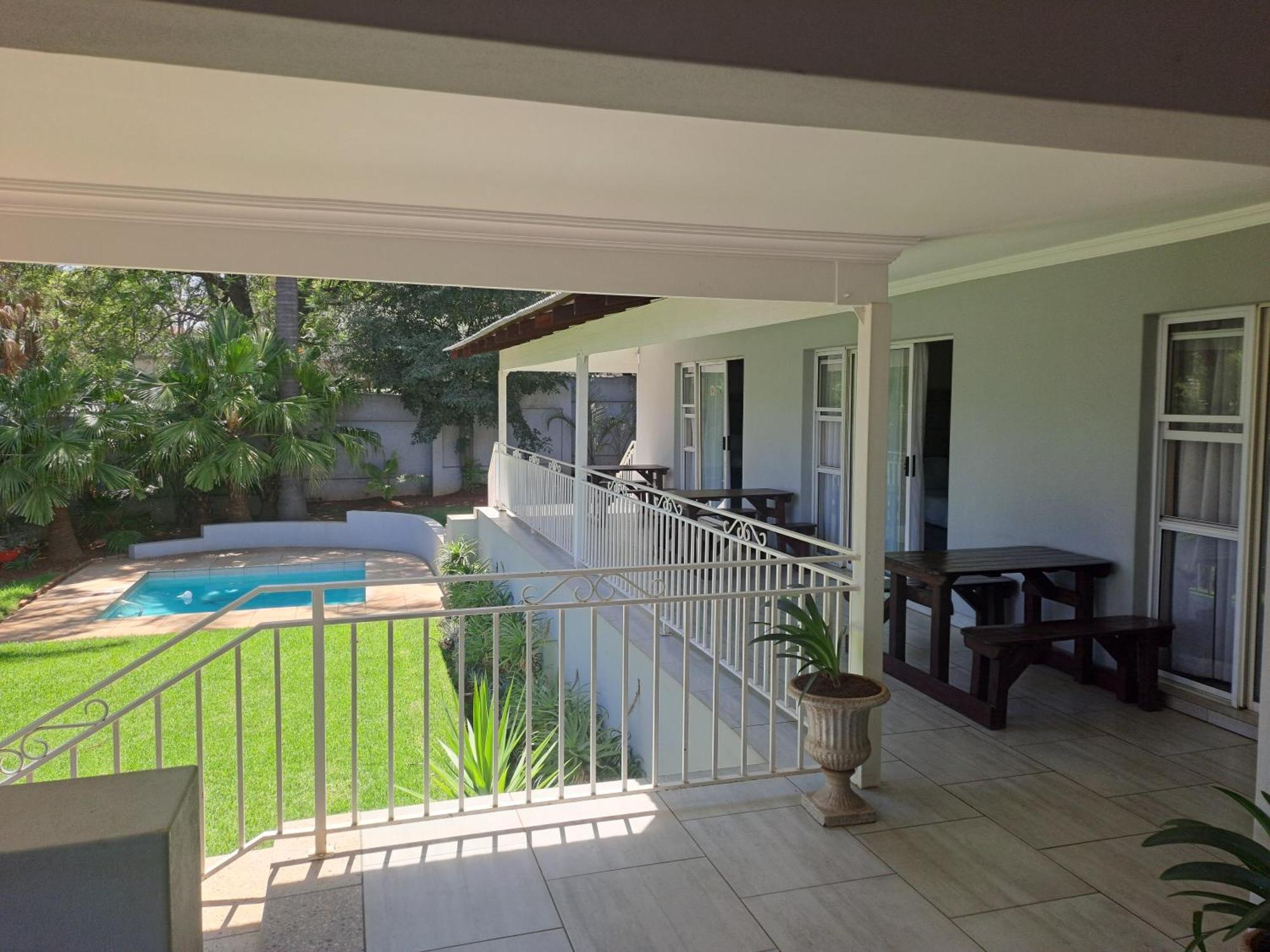8 On Acacia Guesthouse Bedfordview Luaran gambar