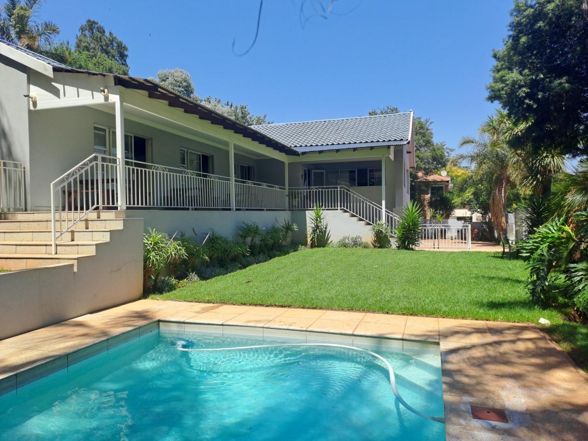 8 On Acacia Guesthouse Bedfordview Luaran gambar