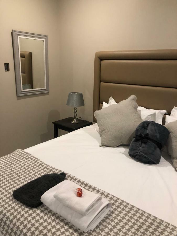 8 On Acacia Guesthouse Bedfordview Luaran gambar