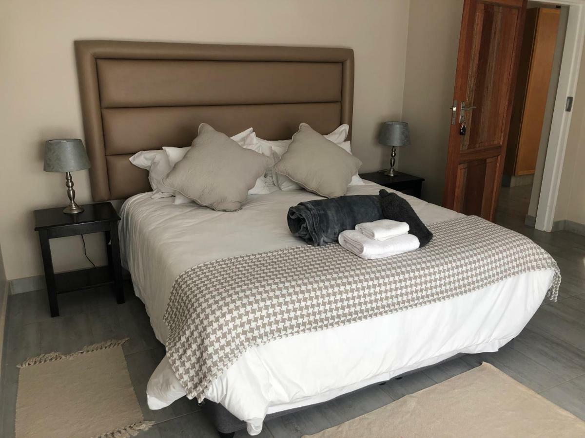 8 On Acacia Guesthouse Bedfordview Luaran gambar