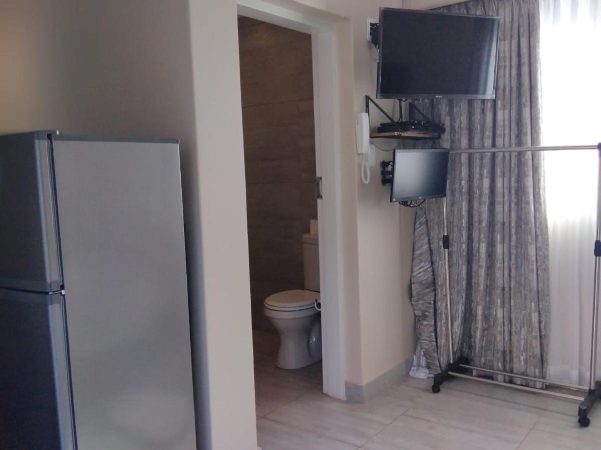 8 On Acacia Guesthouse Bedfordview Luaran gambar
