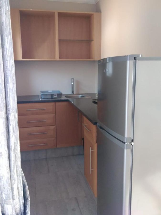 8 On Acacia Guesthouse Bedfordview Luaran gambar